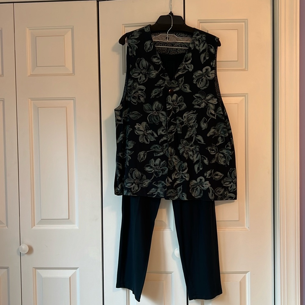 Maternity top and pants